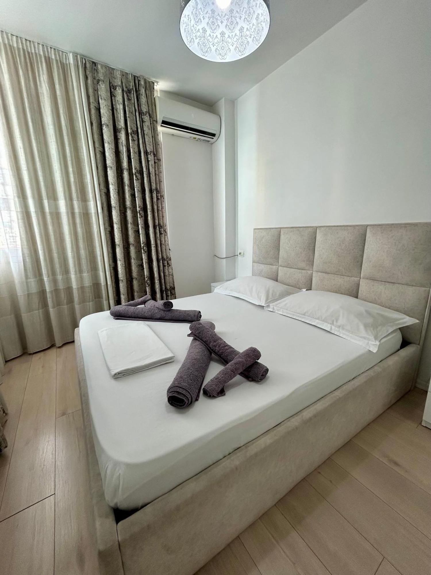 A&X Lovely And Central Apartment - 24H Self Check-In Tirana Exterior foto