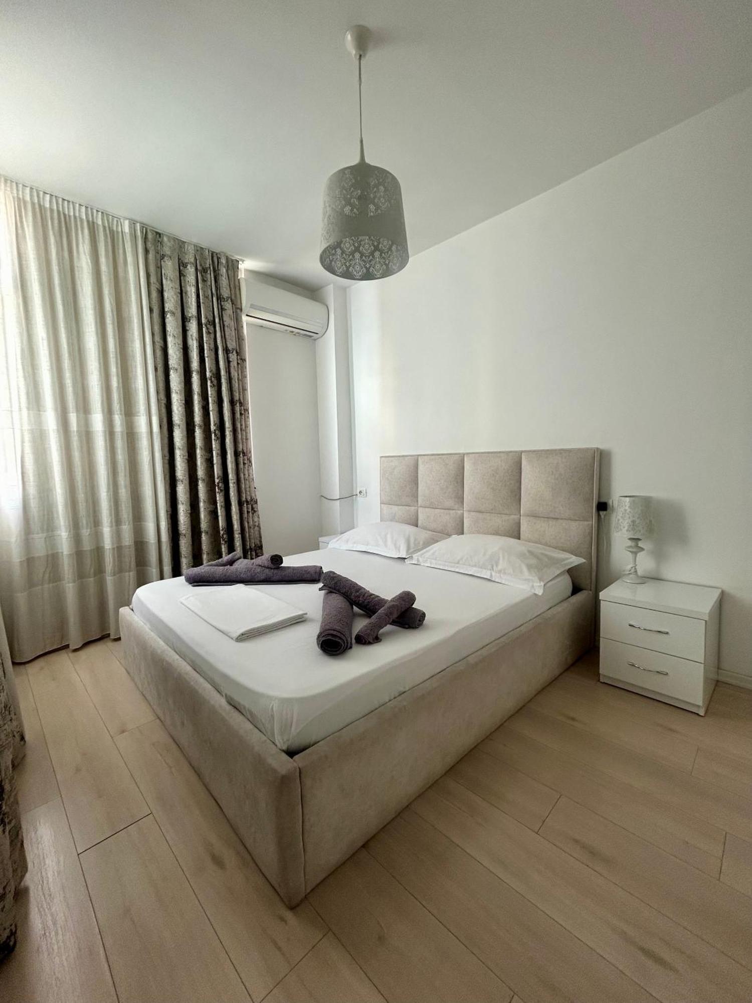 A&X Lovely And Central Apartment - 24H Self Check-In Tirana Exterior foto