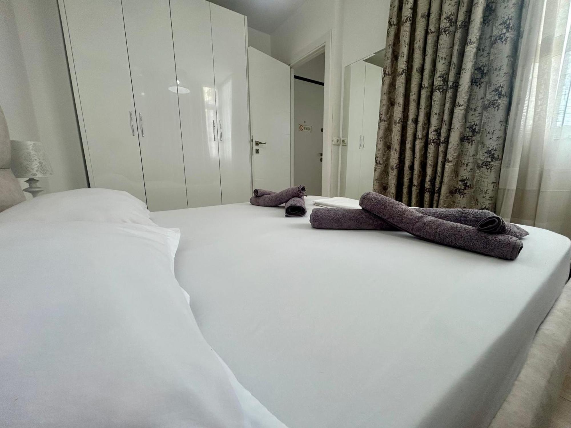 A&X Lovely And Central Apartment - 24H Self Check-In Tirana Exterior foto